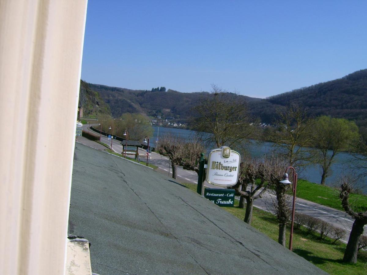 Gasthaus Zur Traube Hatzenport Exterior foto